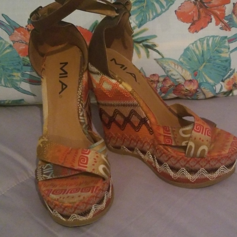 MIA Wedge heels